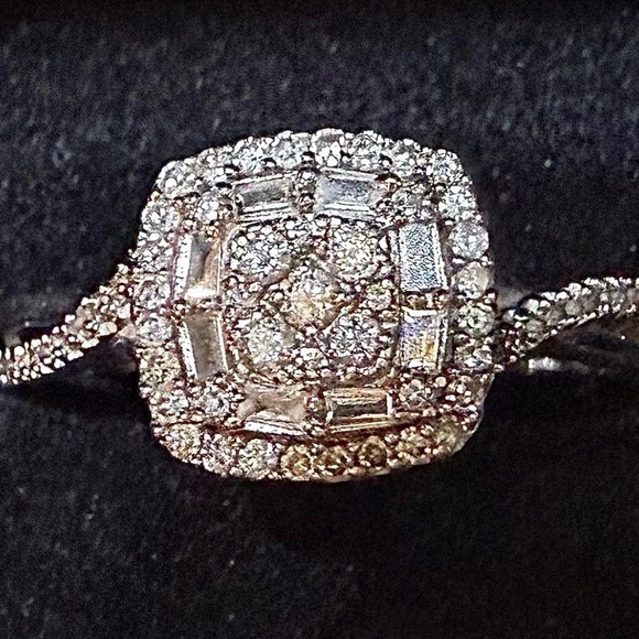 Zales White Gold Diamond Ring - Picture 5 of 11
